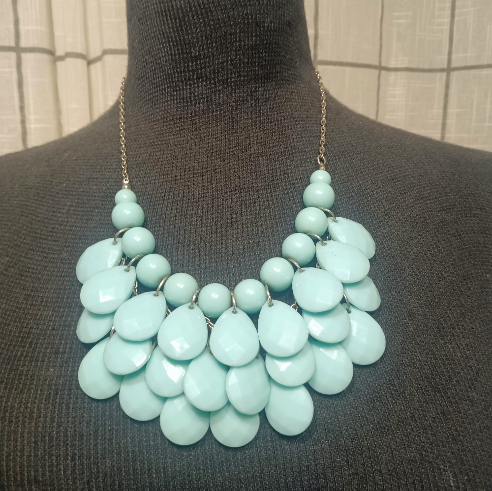 Mint Green Necklace Beaded Jewelry Teal Statement Neckwear Dangled Teard NWT
